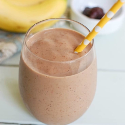 Banana and Date Smoothie