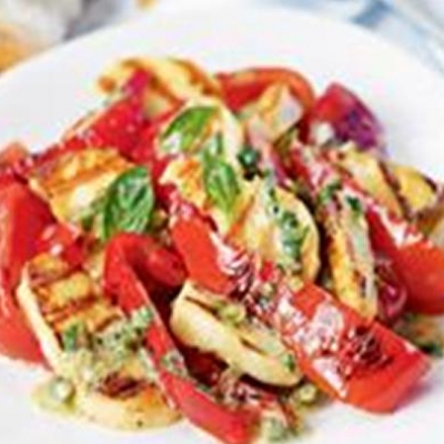 Pepper And Haloumi Salad